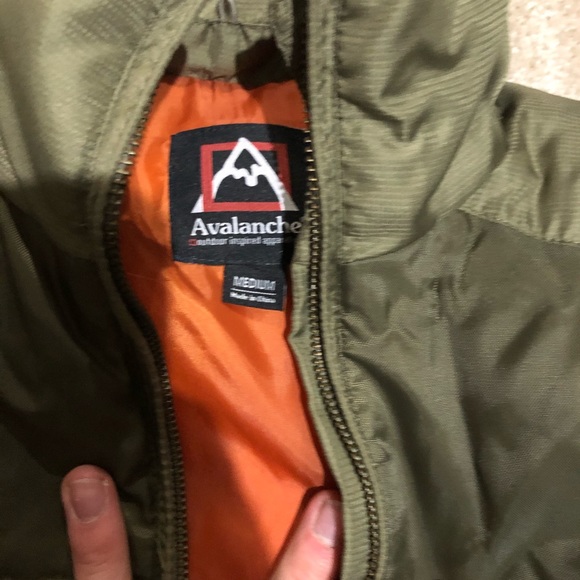Avalanche Vest - Picture 2 of 3